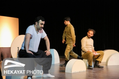 گزارش تصویری نمایش «آخرین نامه» در «تئاتر شهر سردار جنگل»